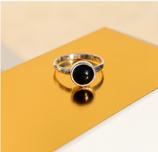 La Stele Black Onyx Circle Ring